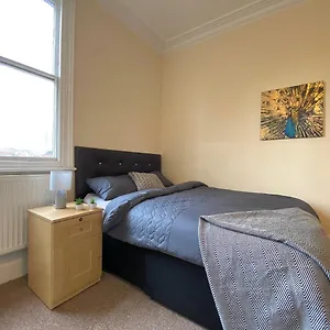 Spacious Victorian Studio Flat Doncaster